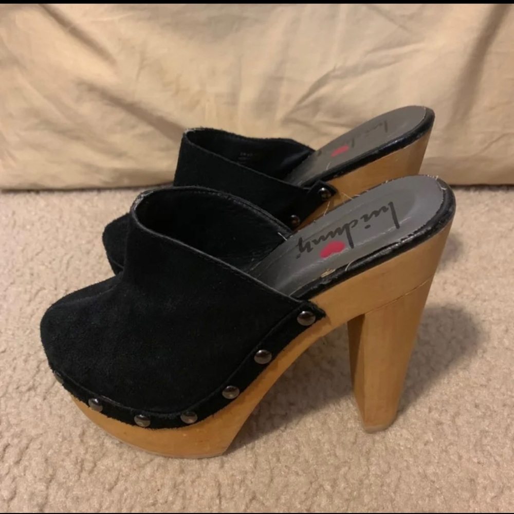 Lui Chung Black Clogs